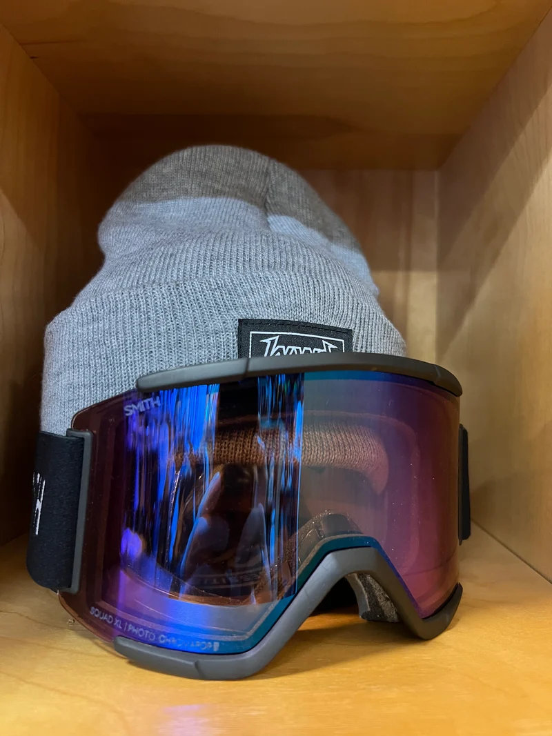 Smith Squad XL - Black + ChromaPop Pro Photochromic Blue Mirror