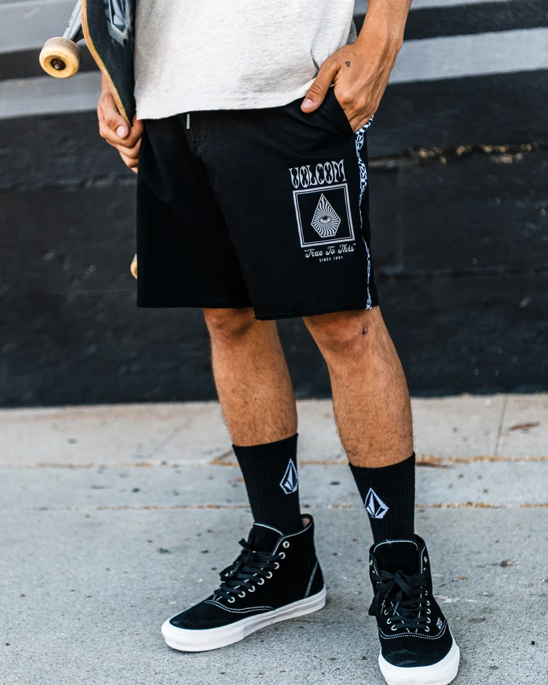 Yewster Loose Stoney 18" Boardshorts - Black