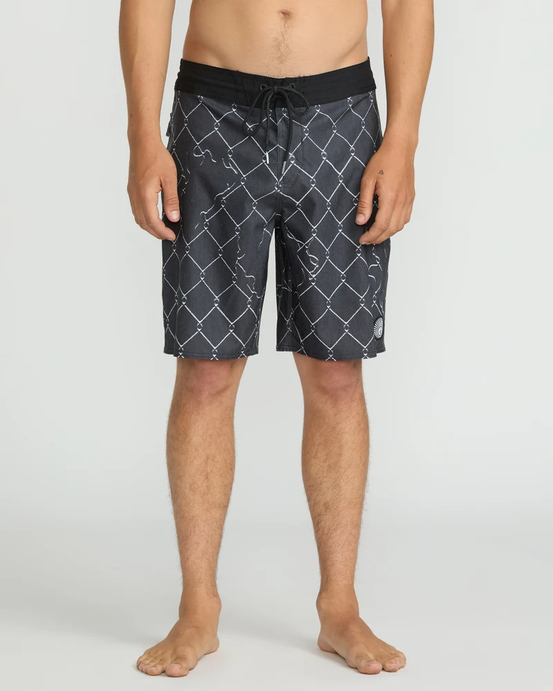 Misdormeaner Stoney 19" Boardshorts - Black