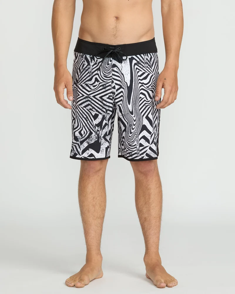 Infuse Scallop Mod 19" Boardshorts - White Black