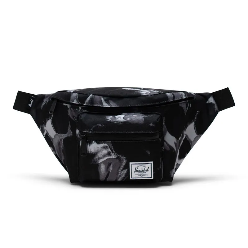 Seventeen Hip Pack