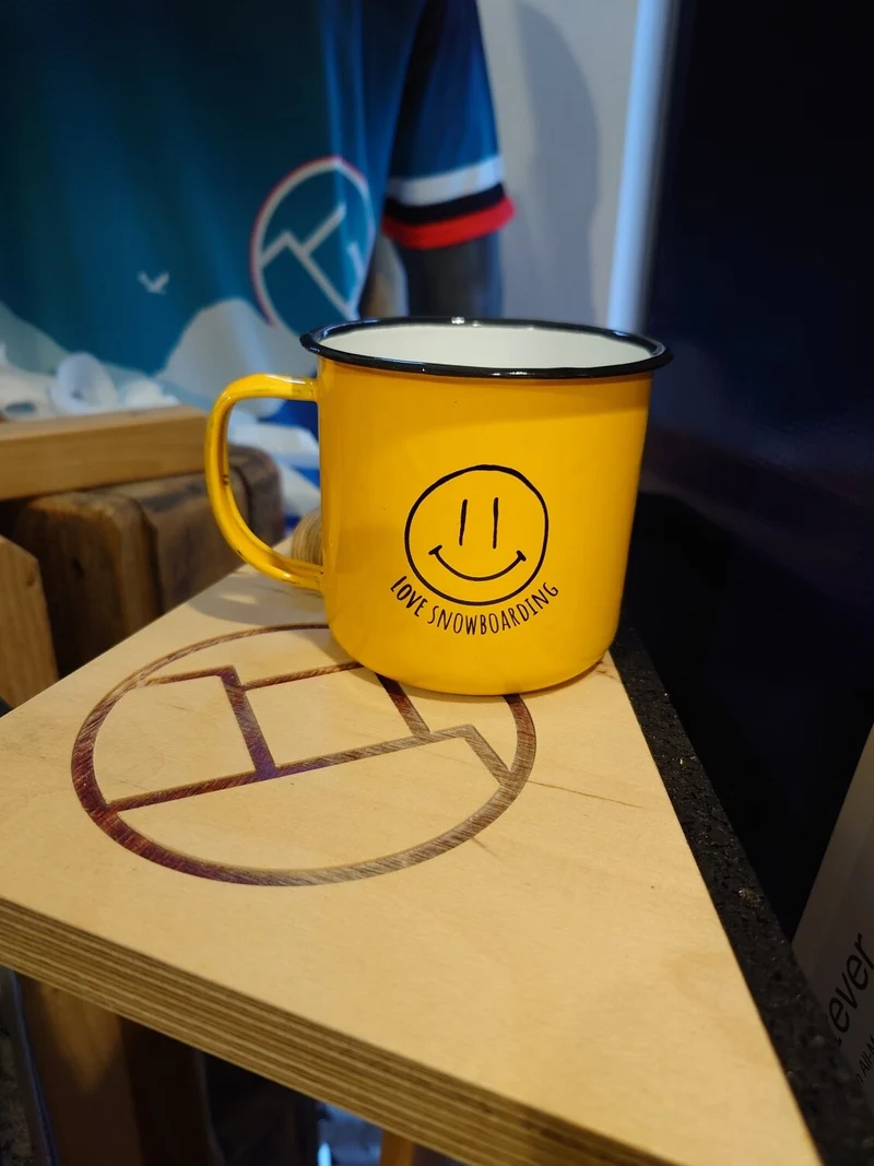 love snowboarding Tasse