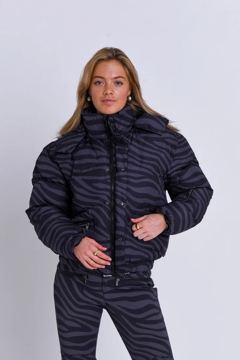 Chic Puffer Jacket - Black Tiger