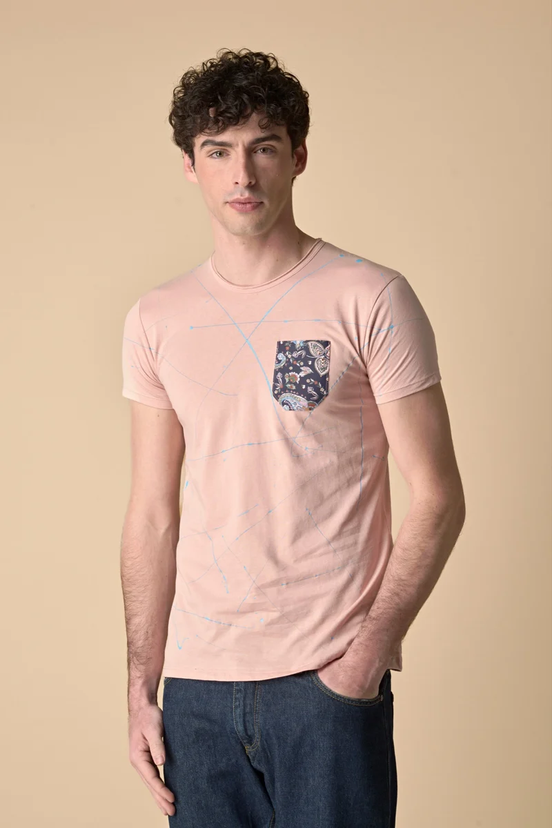 T-Shirt Rosa Cipria con Taschino in tessuto V2 e schizzi di vernice