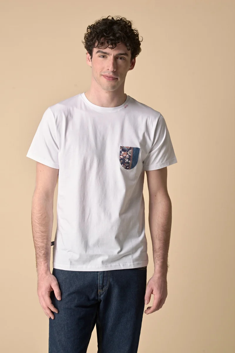 T-Shirt Bianca con taschino in tessuto V2 ricamato