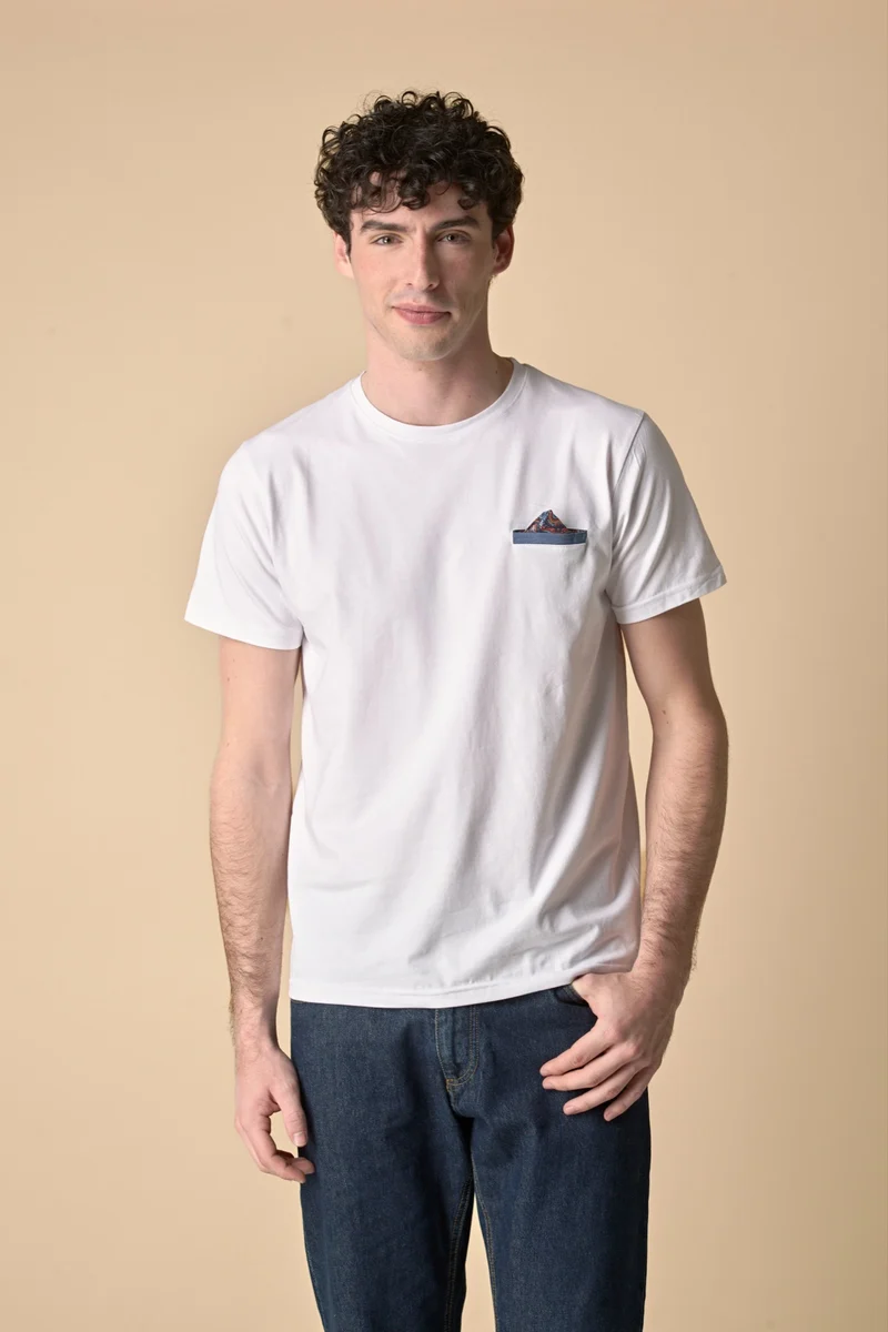 T-Shirt Bianca con Pochette in tessuto V2