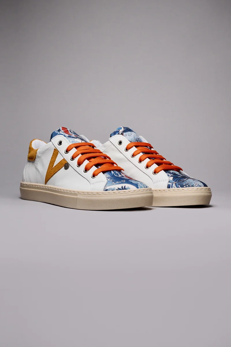 OLYMPIC - Sneakers a suola bassa in pelle Bianca retro e inserto Arancio con linguetta in tessuto Japan Waves
