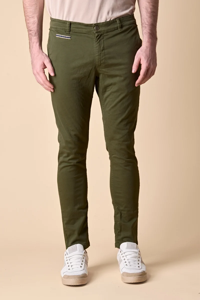 ROMA - Chino in cotone elasticizzato Verde Militare con Salpa in tessuto V2