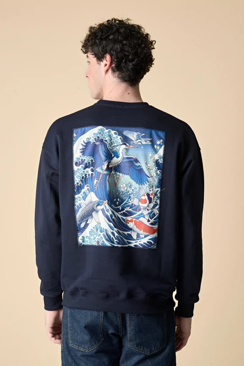 Felpa Japan Blu con ricamo Carpa e Stampa a Patch sul retro