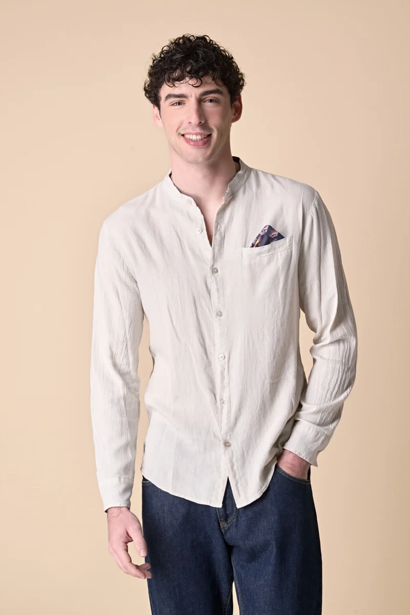 Camicia Coreana in lino tinto capo Sabbia con pochette e dettagli in tessuto V2