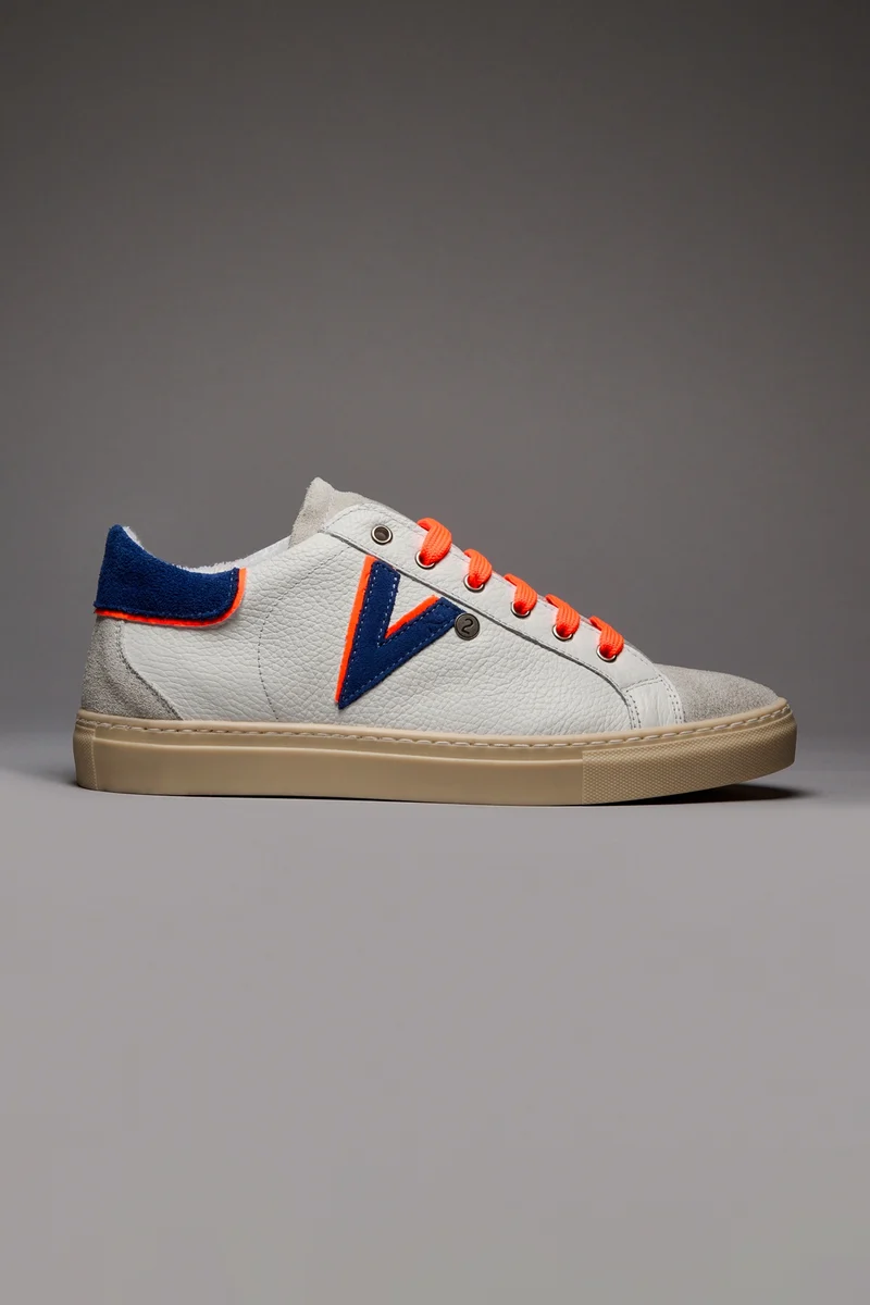 OLYMPIC V - Sneakers a suola bassa in pelle martellata con inserto e retro Bicolor Blu Royal e Arancio Fluo